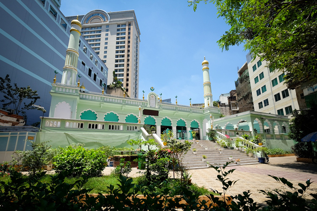 Saigon Central Mosque - How to visit here?