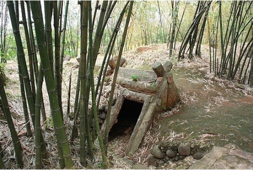 DMZ Vinh Moc Tunnels Tour from Hue - Vietnam (to DMZ Quang Tri)