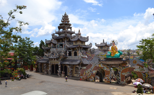 dalat linh phuoc pagoda