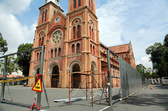 Saigon Notre-Dame Cathedral Basilica | Mass times & Opening hours