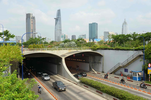 Thu_thiem_tunnel-Park_Viet-Fun-Travel