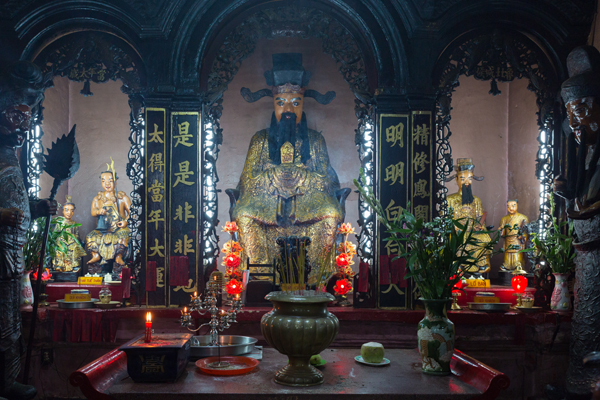 jade emperor pagoda in ho chi minh city