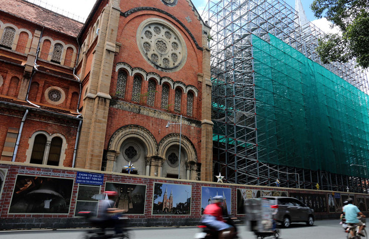 saigon_notre-dame_cathedral_basilica_fix