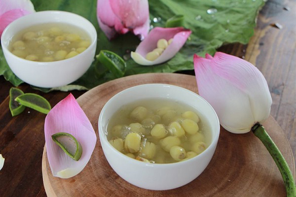 Lotus seed sweet soup