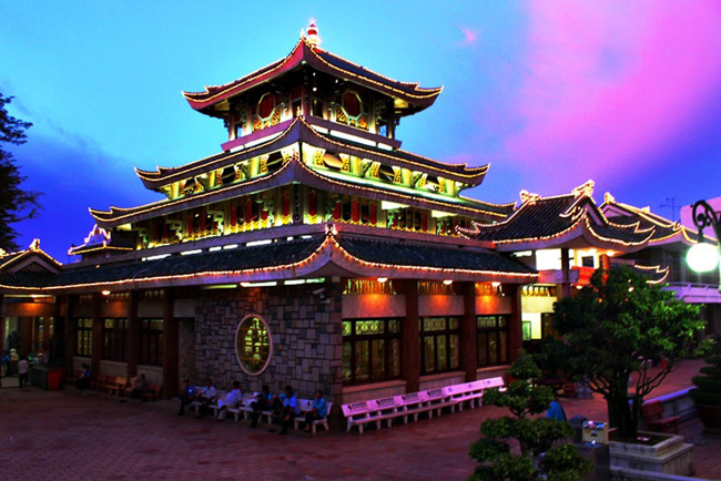 Visit Ba Chua Xu Temple 