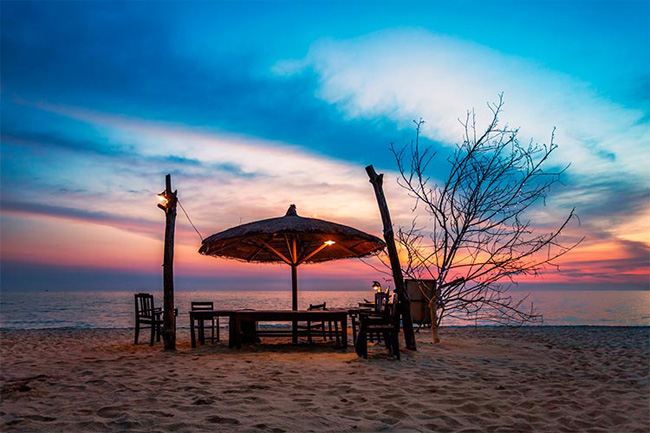 Watch the dusk at Long Beach Phu Quoc 