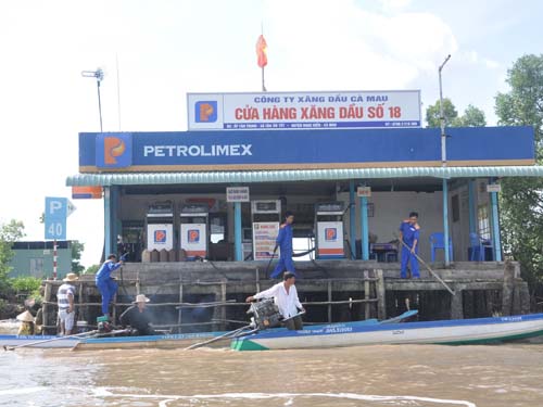 floating market petroleum