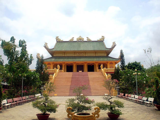 Dai Dong Lam pagoda