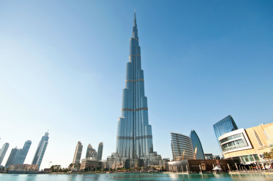 World's Highest Tennis Court: Green Roof Built Atop The Burj al