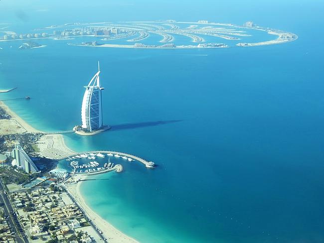 World's Highest Tennis Court: Green Roof Built Atop The Burj al